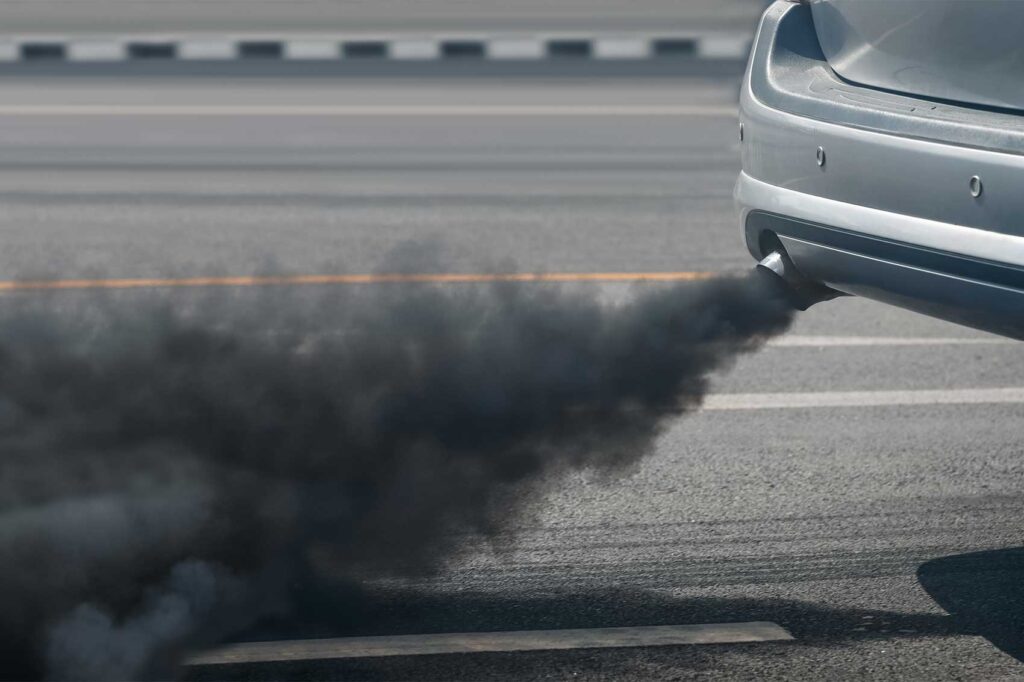 fumée sortant de la voiture